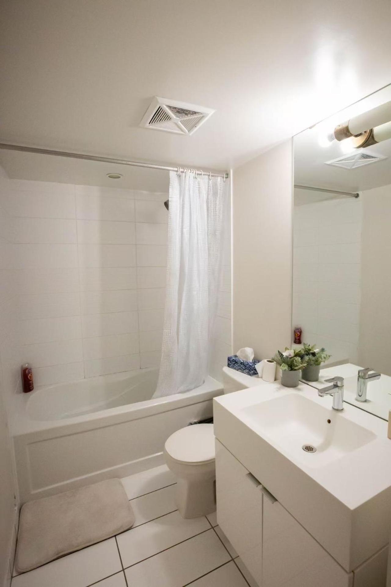 Cn Tower View Suite With Free Parking Toronto Exterior photo