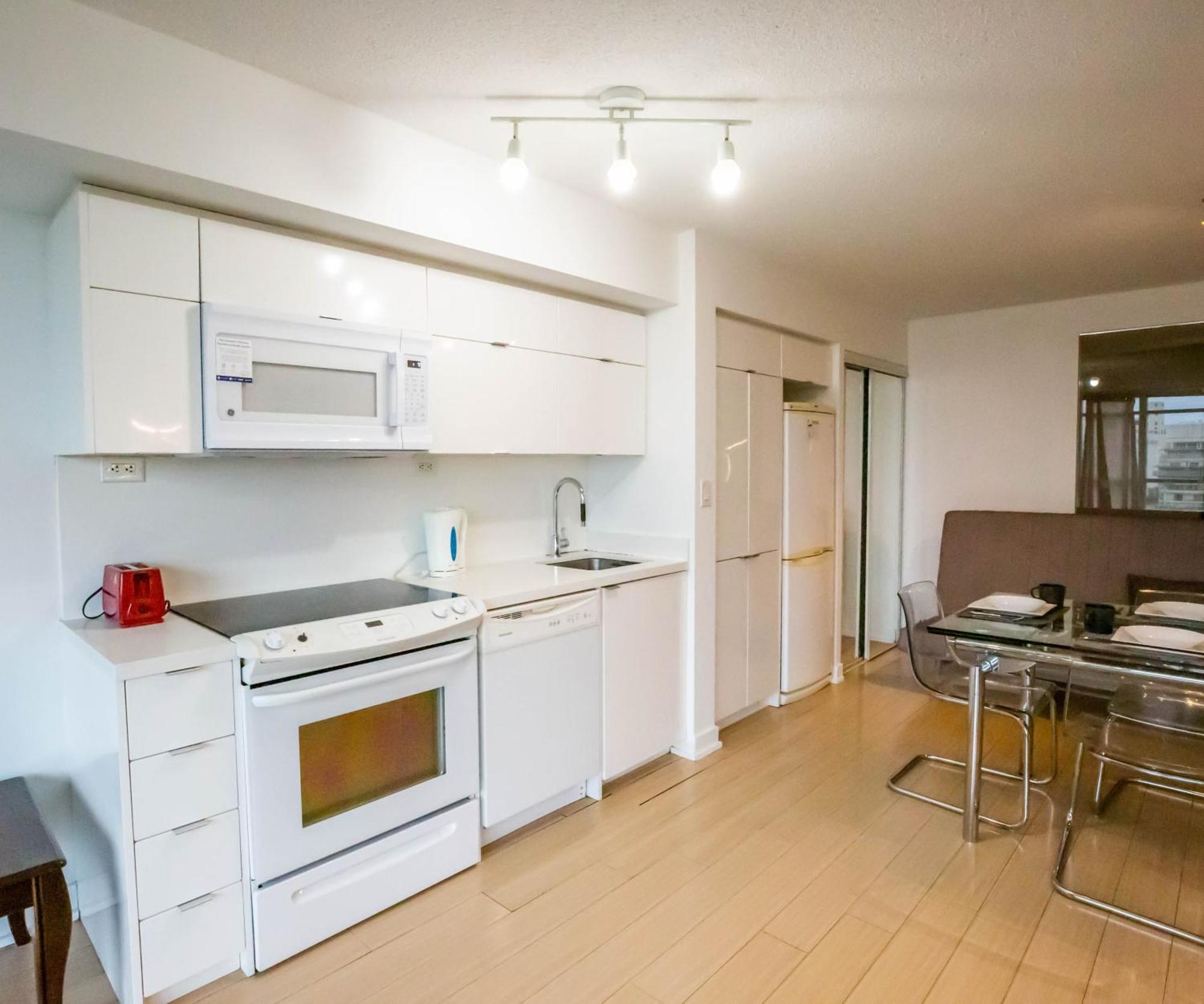 Cn Tower View Suite With Free Parking Toronto Exterior photo
